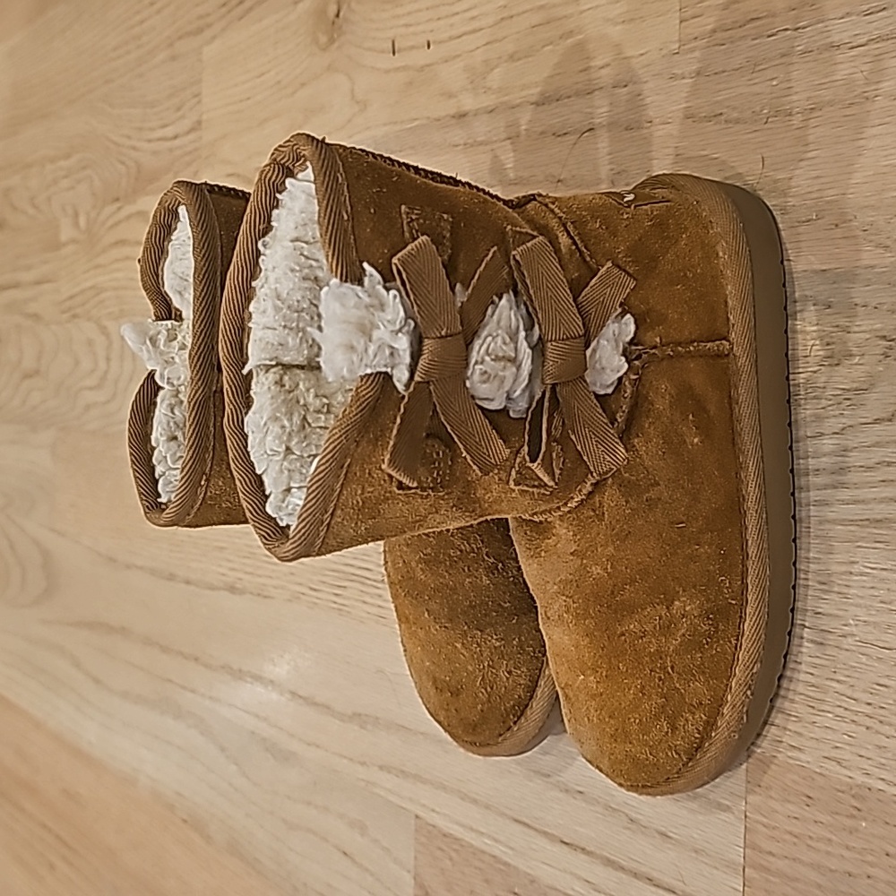 Koolaburra by UGG Victoria Short Bow Boots (Toddler Girls)